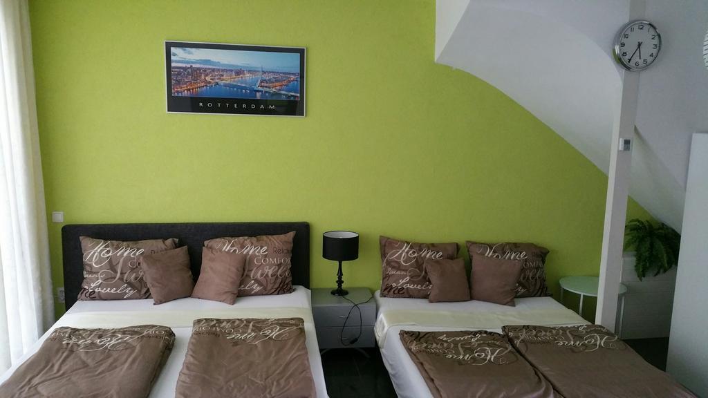 Sewdien'S Apartment Maashaven Ротердам Стая снимка