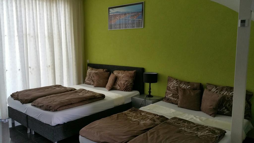 Sewdien'S Apartment Maashaven Ротердам Стая снимка