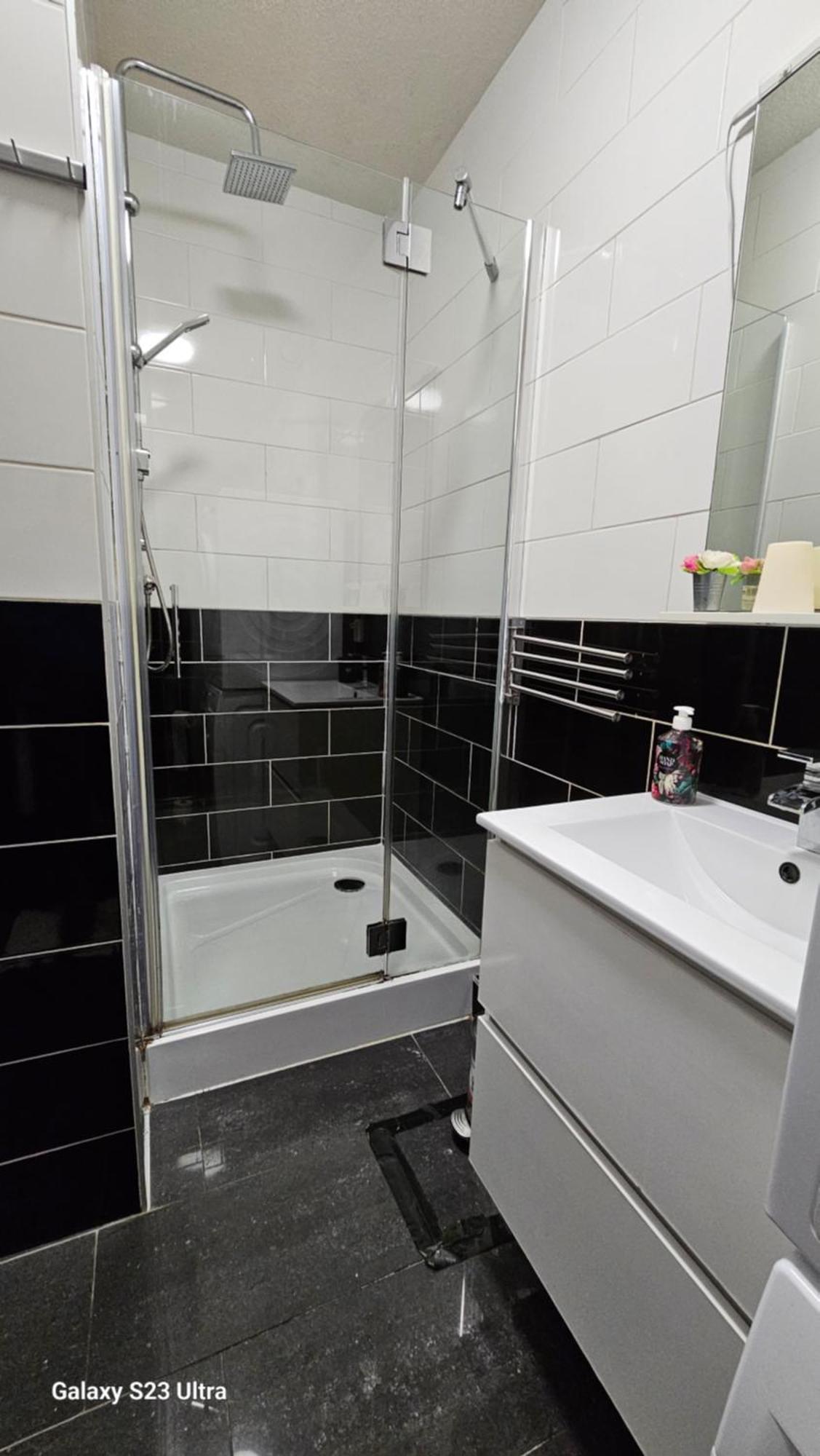 Sewdien'S Apartment Maashaven Ротердам Екстериор снимка